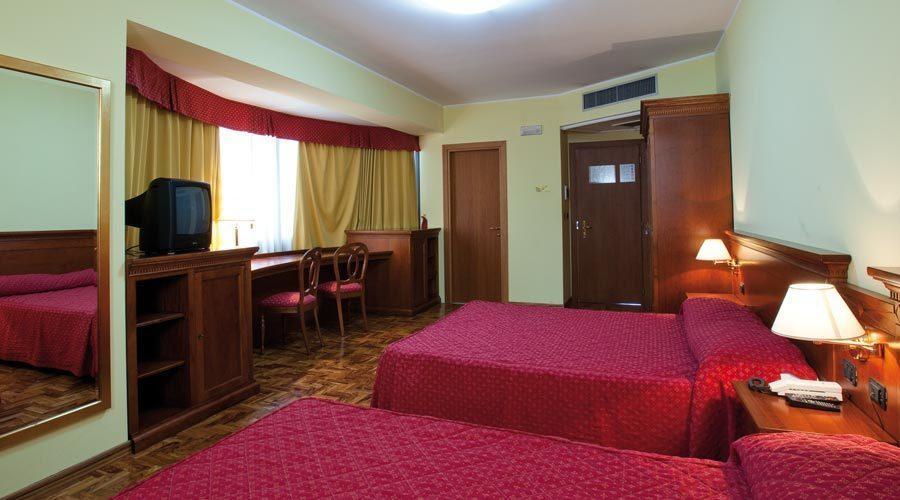 Albergo Ristorante Uliveto Veroli Екстер'єр фото