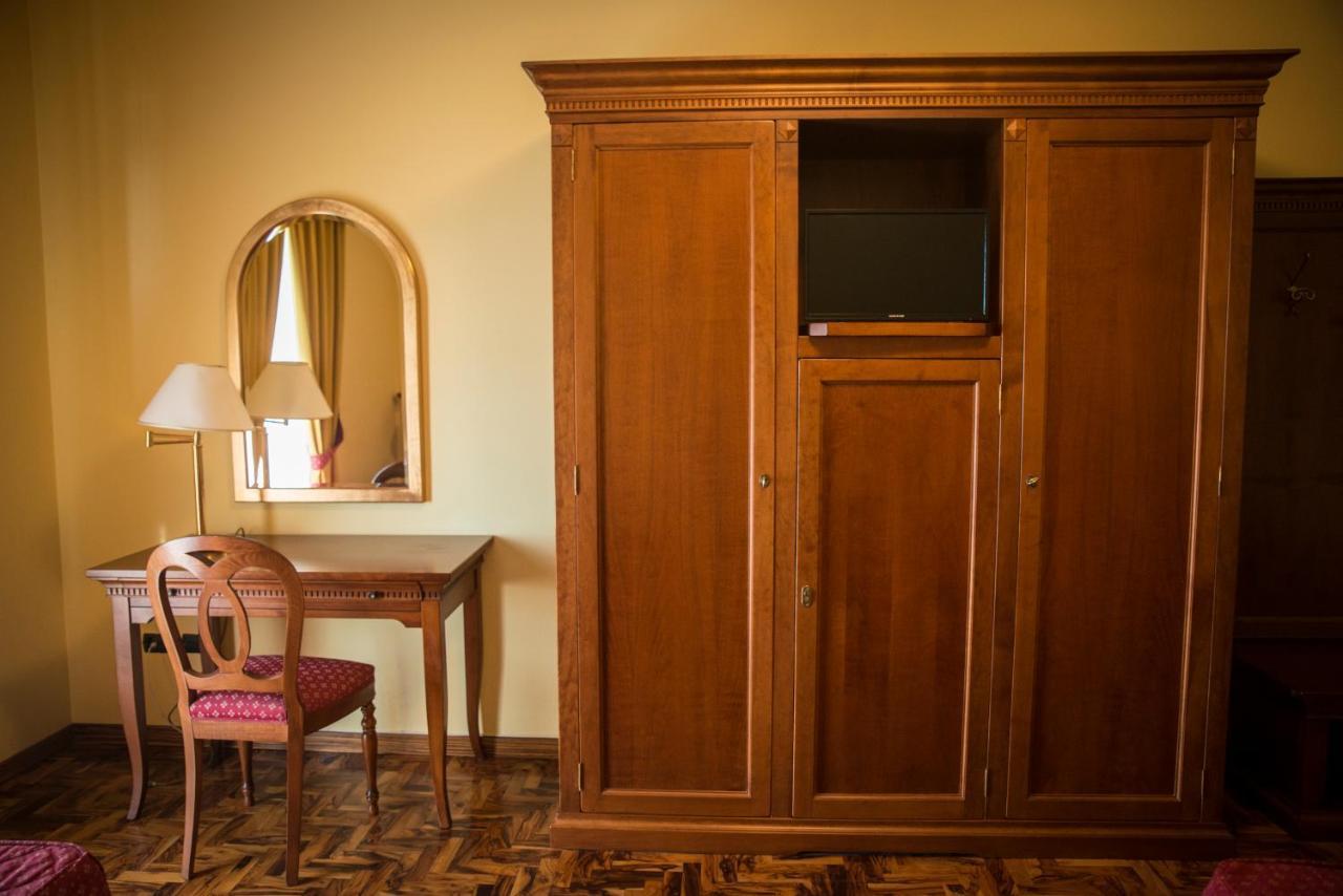 Albergo Ristorante Uliveto Veroli Екстер'єр фото